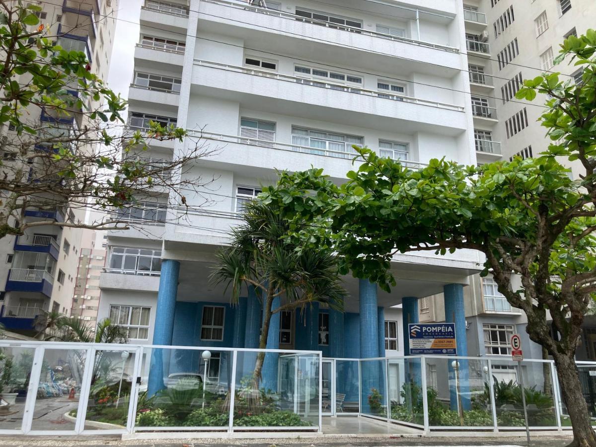 Apartment Lindo Apartamento: Beachfront Balcony For Families Guaruja
